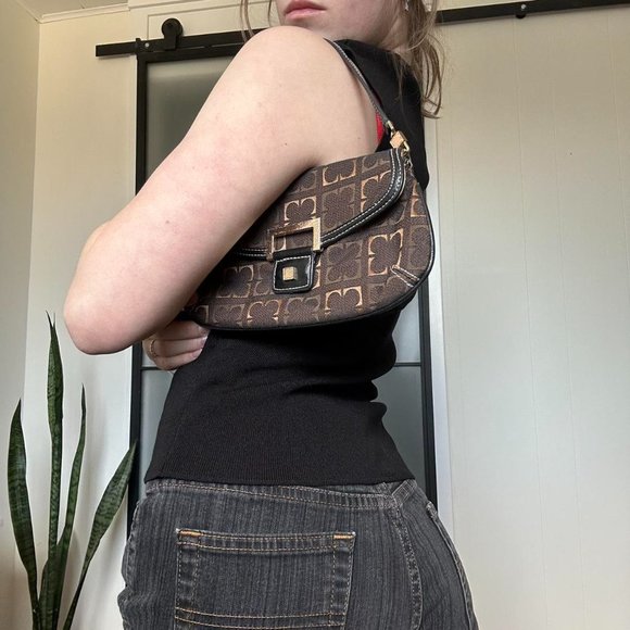 2000s Vintage Keyhole Cut Out Top - Picture 5 of 8